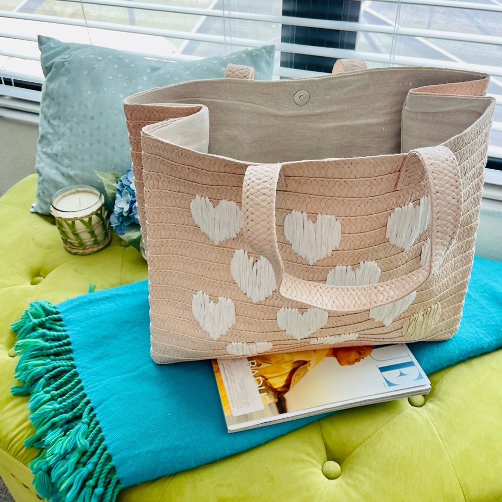 Btb Los Angeles Be Mine Neutral Hearts Tote Bag - Picture 3 of 6